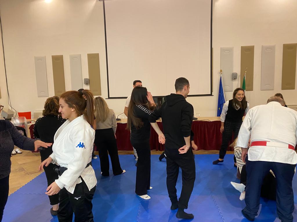 Vico Equense, a lezione di judo per dire basta alla violenza