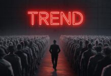 La trappola dei trend: perché essere virali sta uccidendo la tua identità di brand Persona che cammina in direzione opposta alla massa che insegue i trend social, concetto di strategia di brand per Officine Storte.