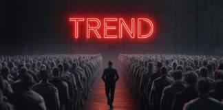 Persona che cammina in direzione opposta alla massa che insegue i trend social, concetto di strategia di brand per Officine Storte.