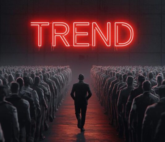 Persona che cammina in direzione opposta alla massa che insegue i trend social, concetto di strategia di brand per Officine Storte.